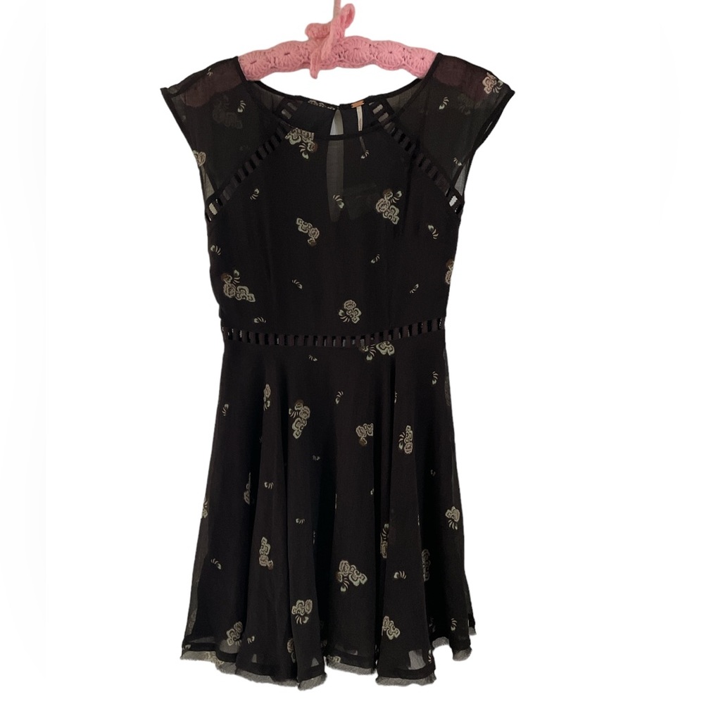 Free People black brown pink skater style floral vented dress sz 0 NWOT